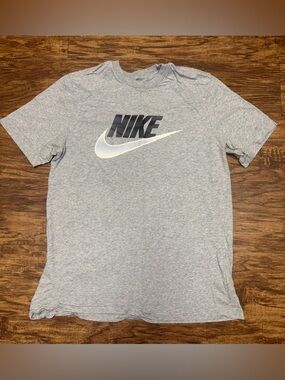 Nike T-Shirt Size Medium